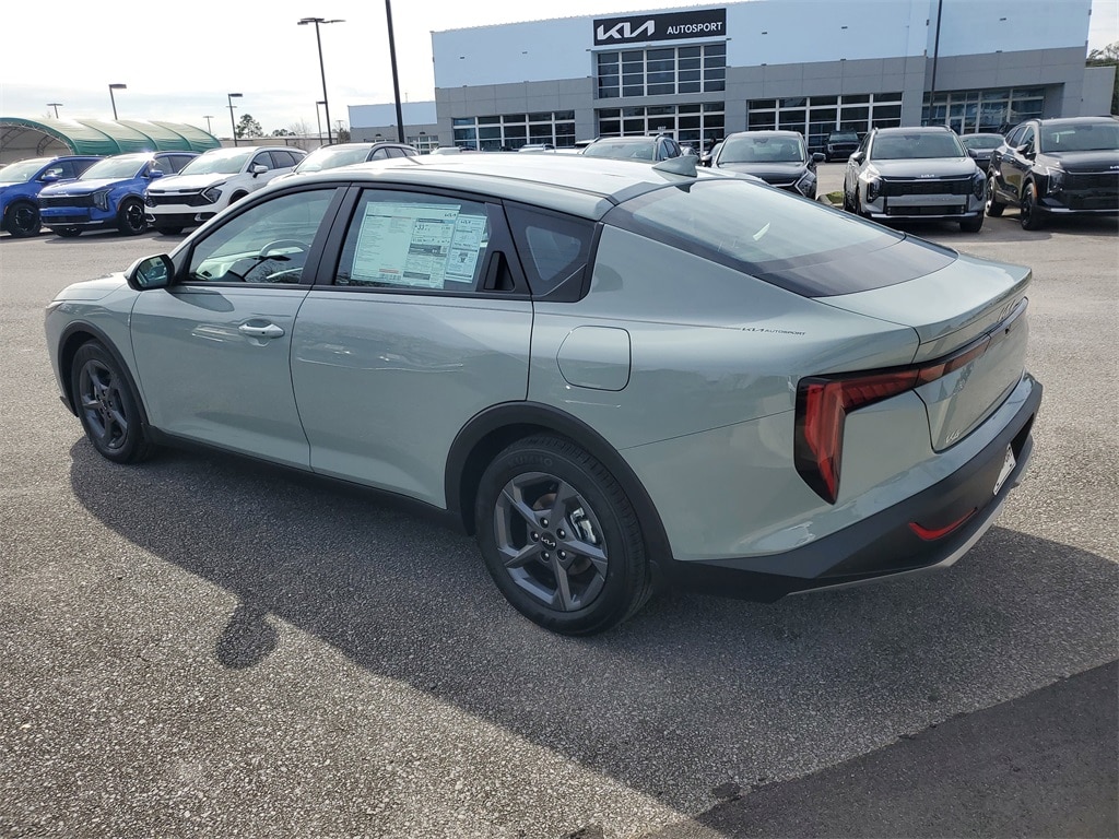 New 2026 Kia K4 LXS Sedan