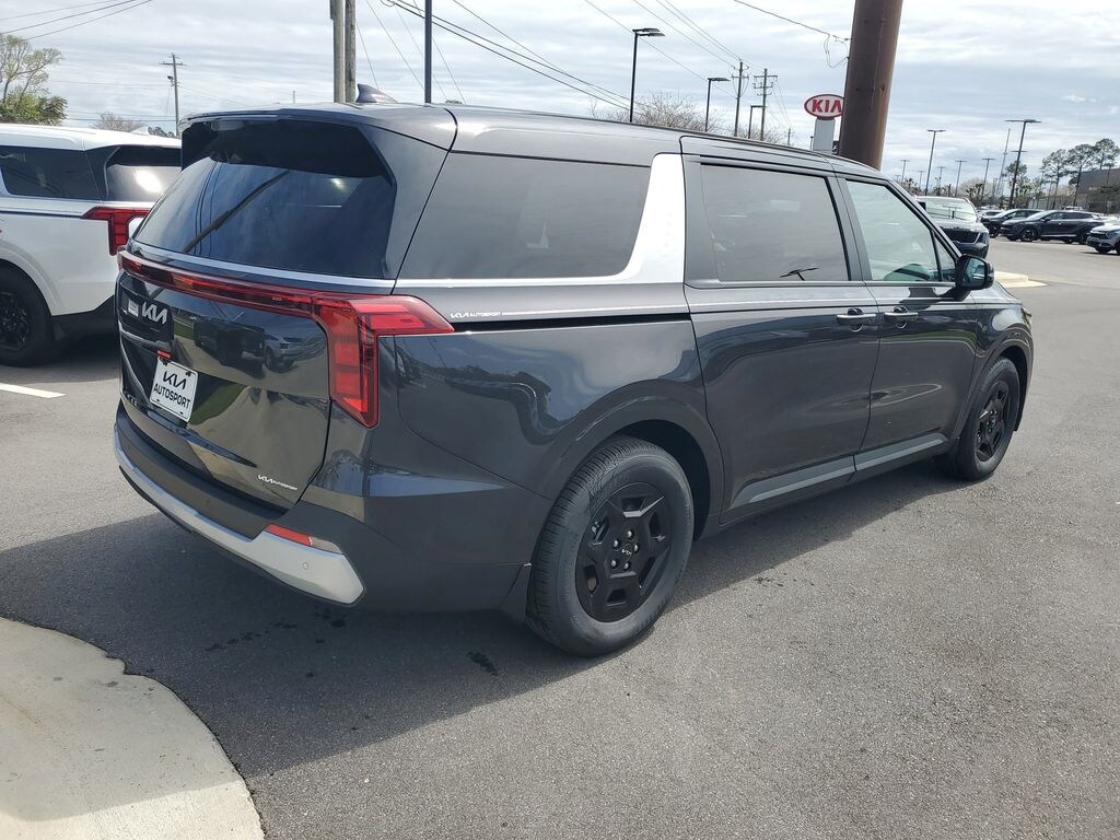 New 2026 Kia Carnival LX Minivan/Van