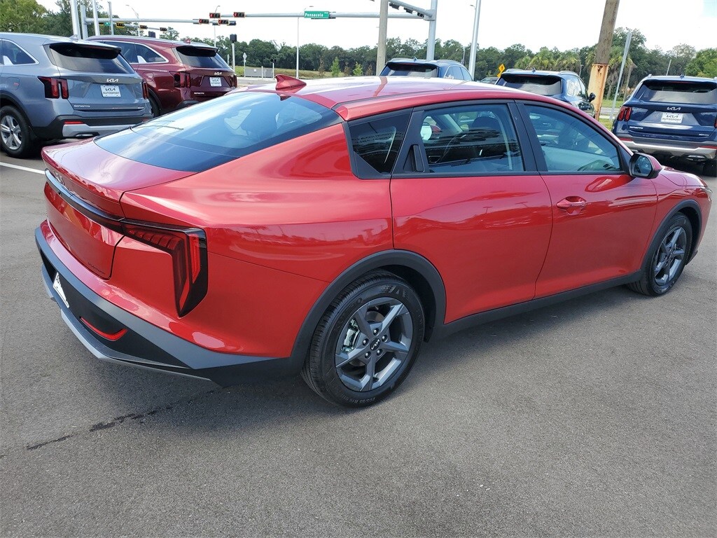 2025 Kia K4 LXS photo 4
