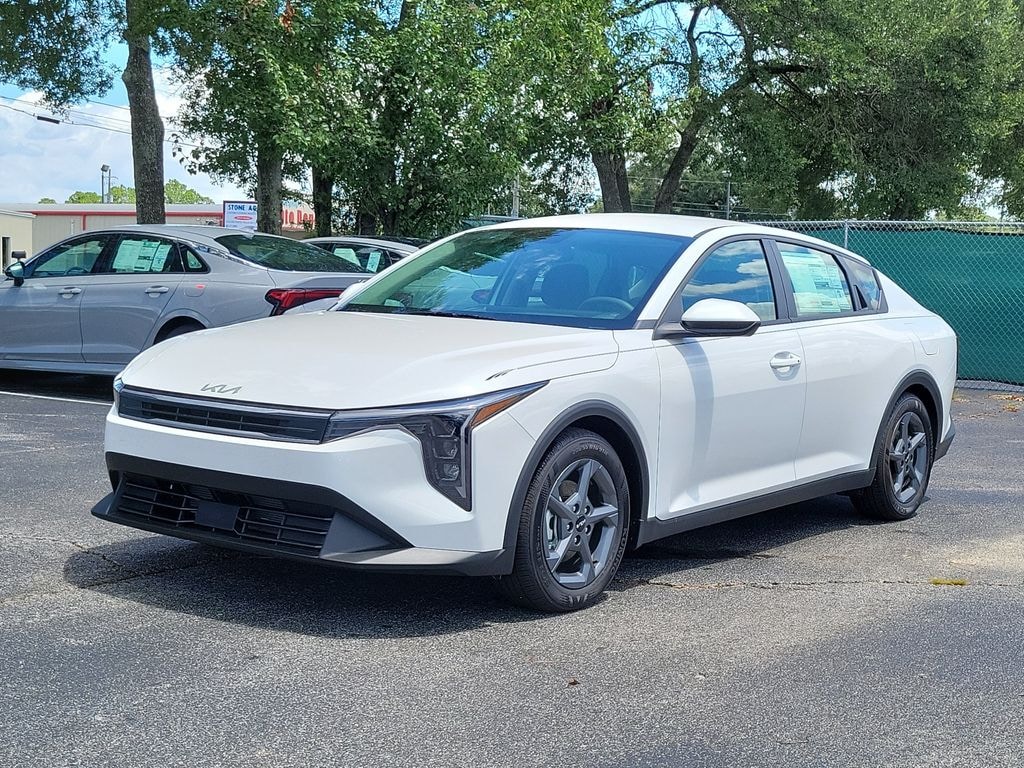 New 2026 Kia K4 LXS Sedan