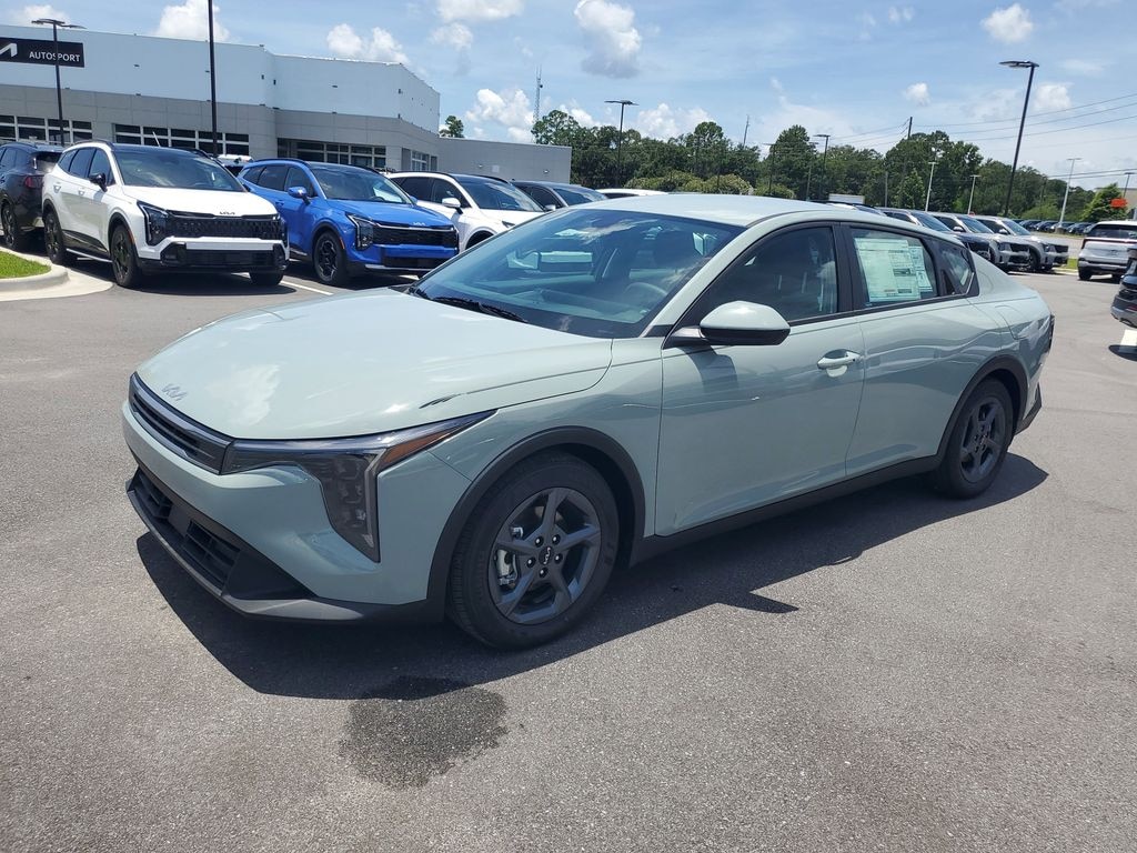 New 2026 Kia K4 LXS Sedan