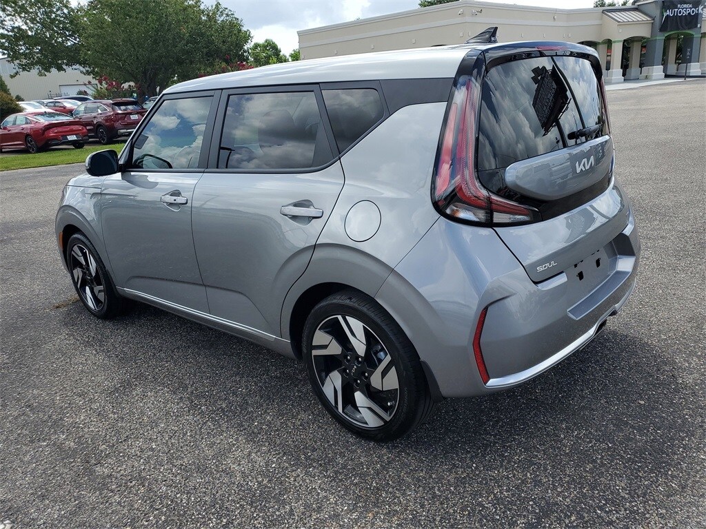 2025 Kia Soul GT-Line photo 3