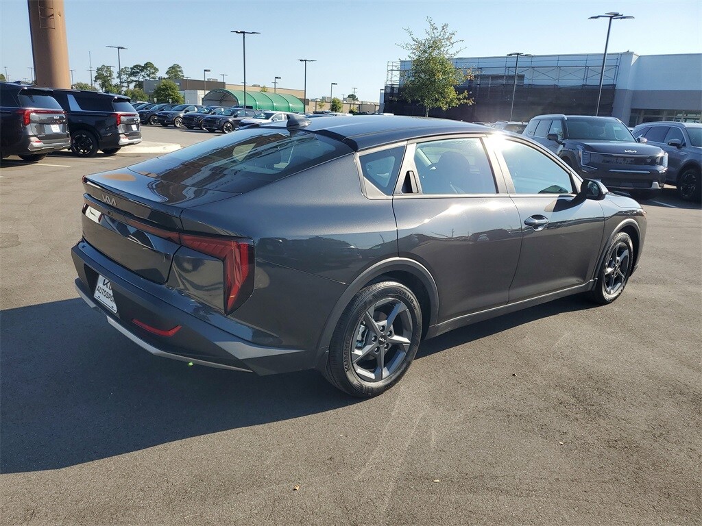 2025 Kia K4 LXS photo 4