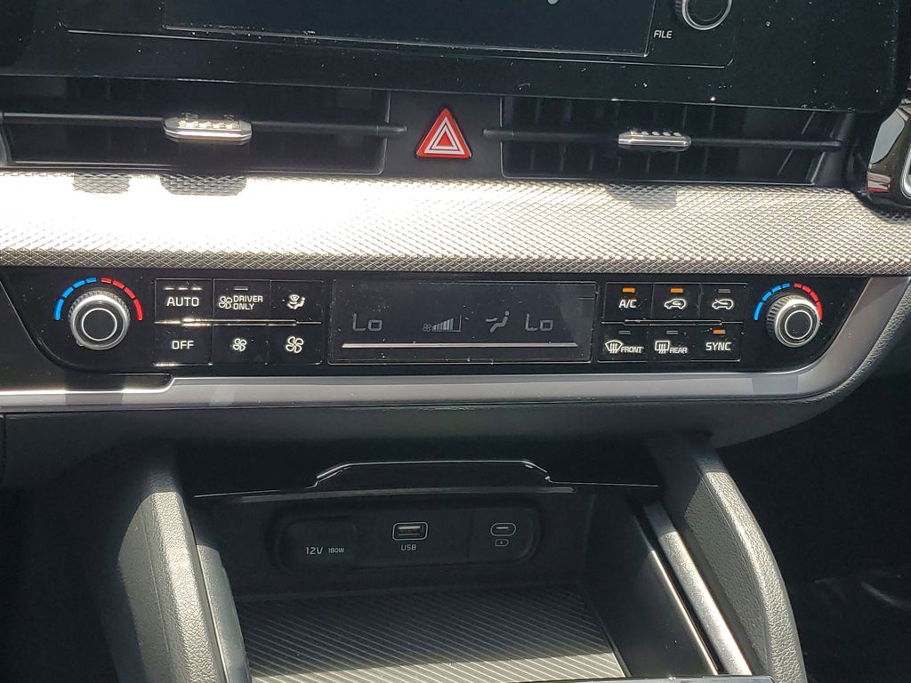 2025 Kia Sportage LX Hybrid - Photo 17