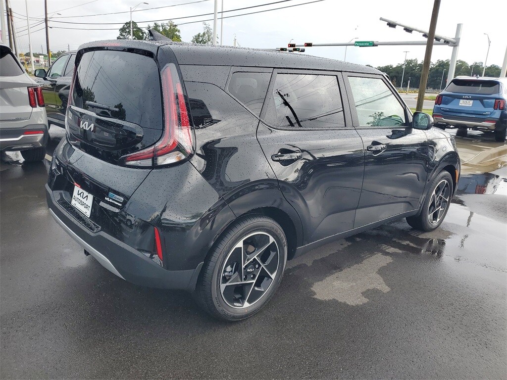2025 Kia Soul EX photo 4