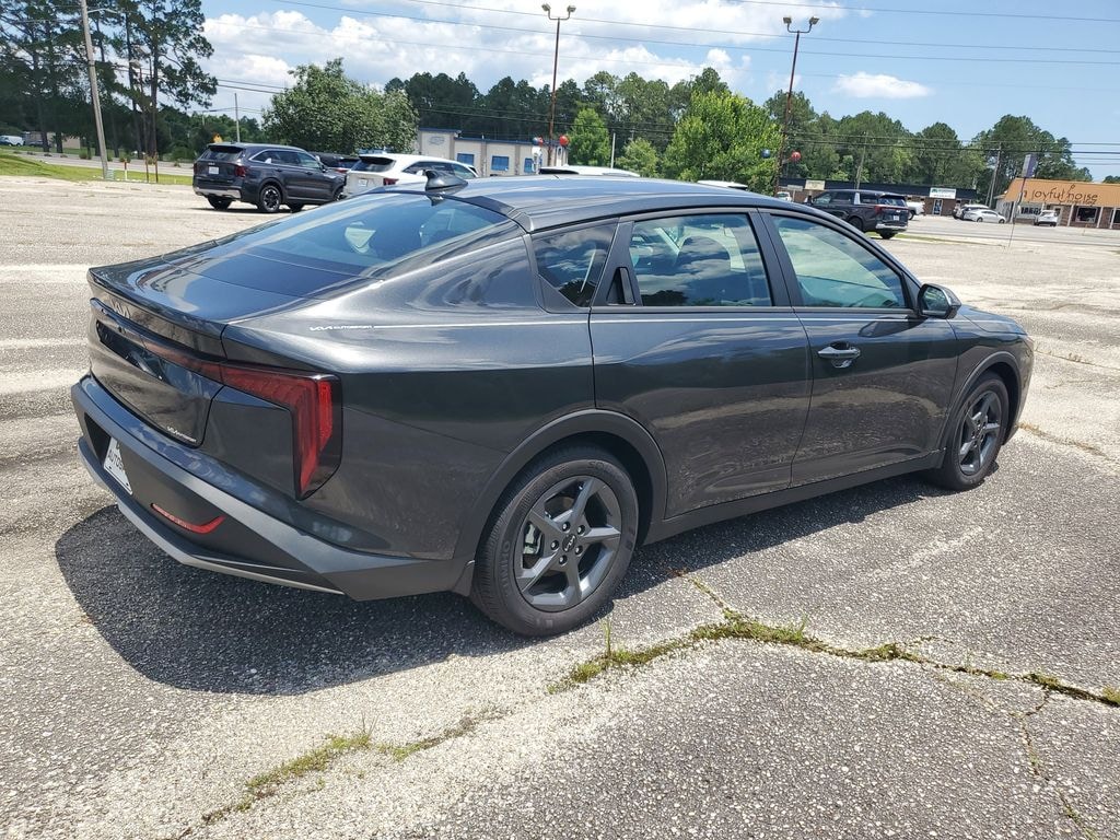 New 2026 Kia K4 LXS Sedan
