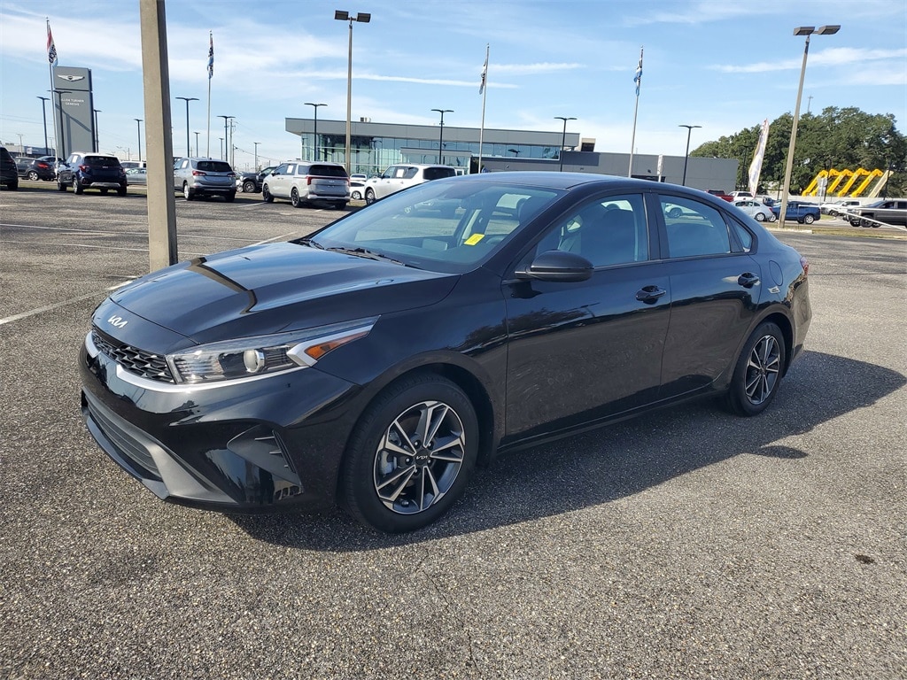 Used 2023 Kia Forte LXS Sedan