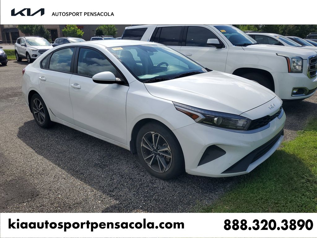 2023 Kia Forte LXS AT's photo