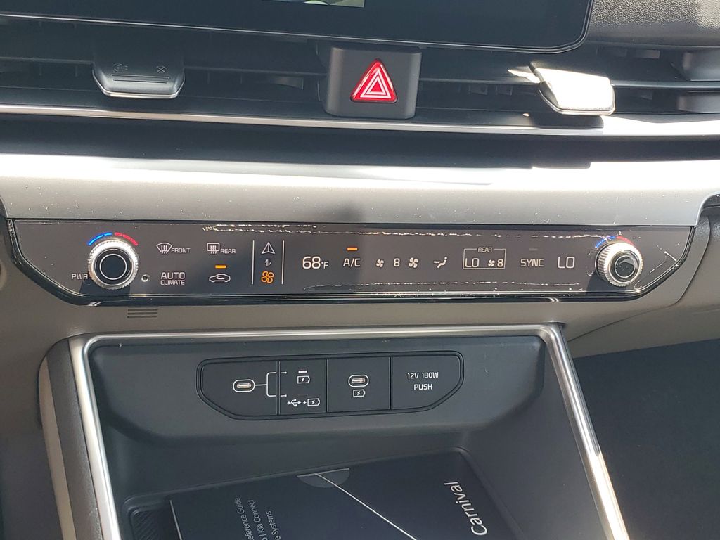 2026 Kia Carnival LXS - Photo 17