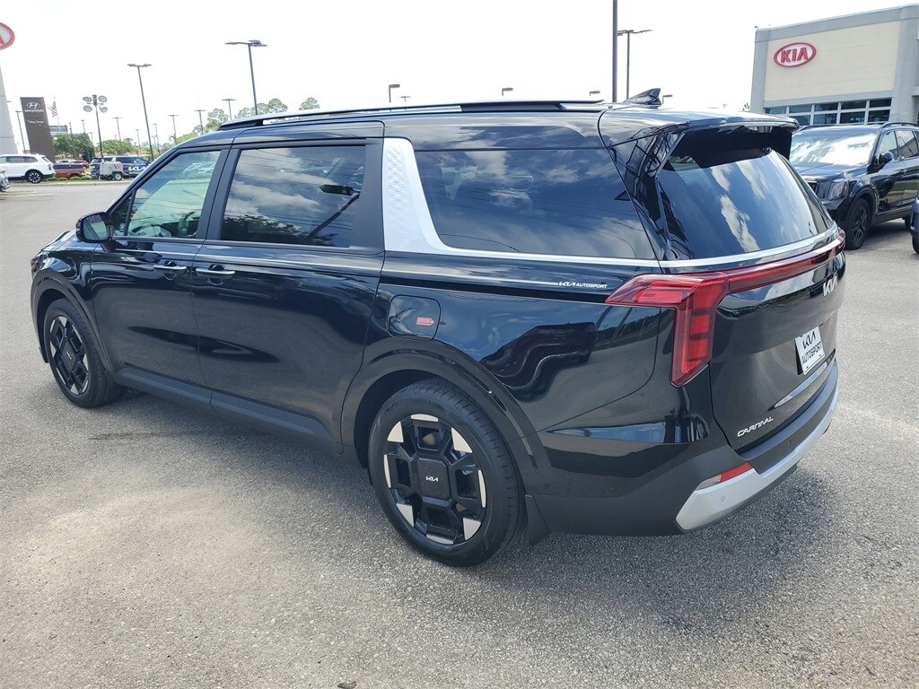 2025 Kia Carnival EX photo 3