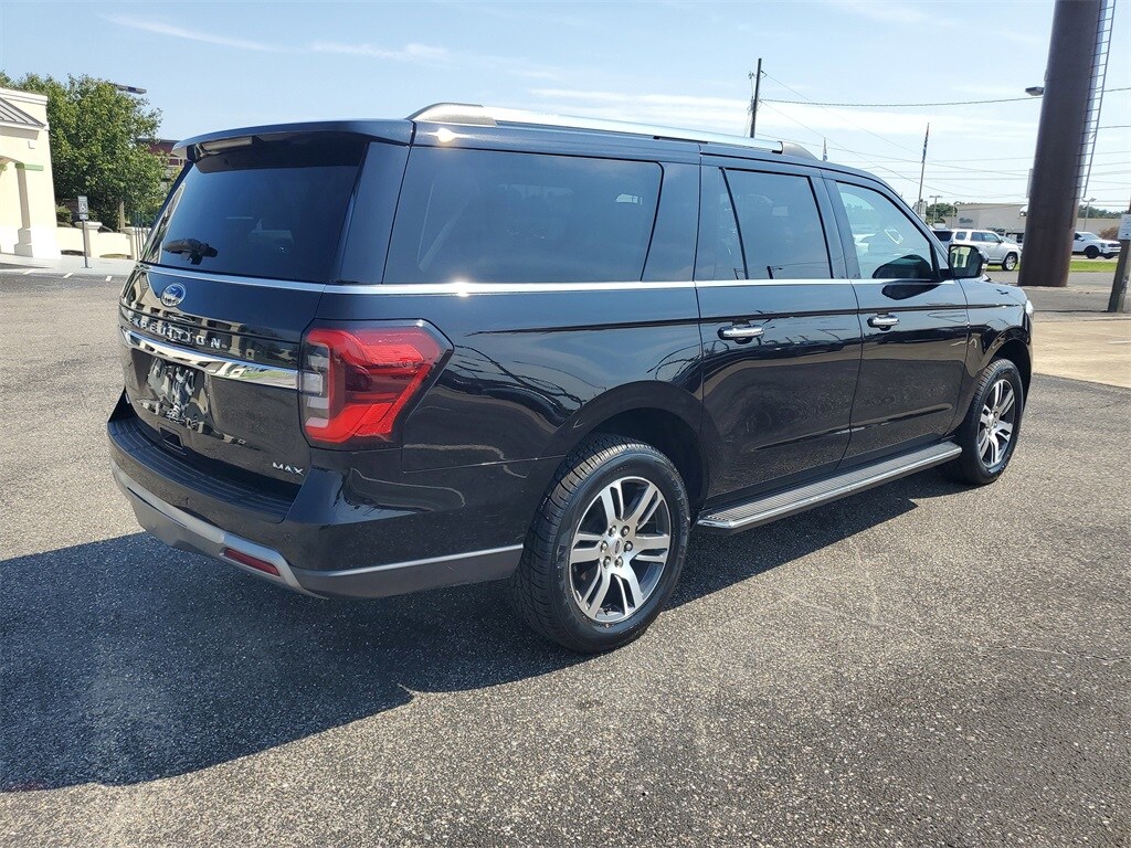 2023 Ford Expedition MAX Limited photo 2