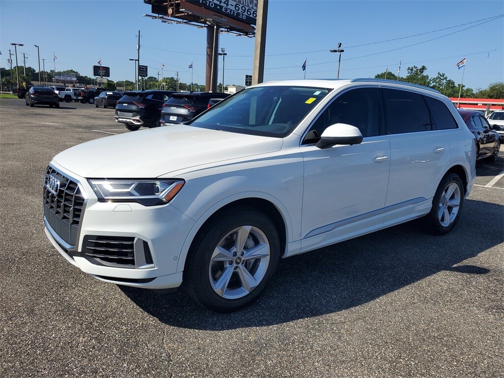 2022 Audi Q7 55 Premium photo 2