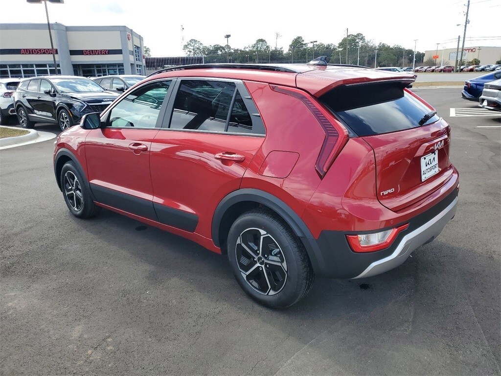 2025 Kia Niro EX photo 3