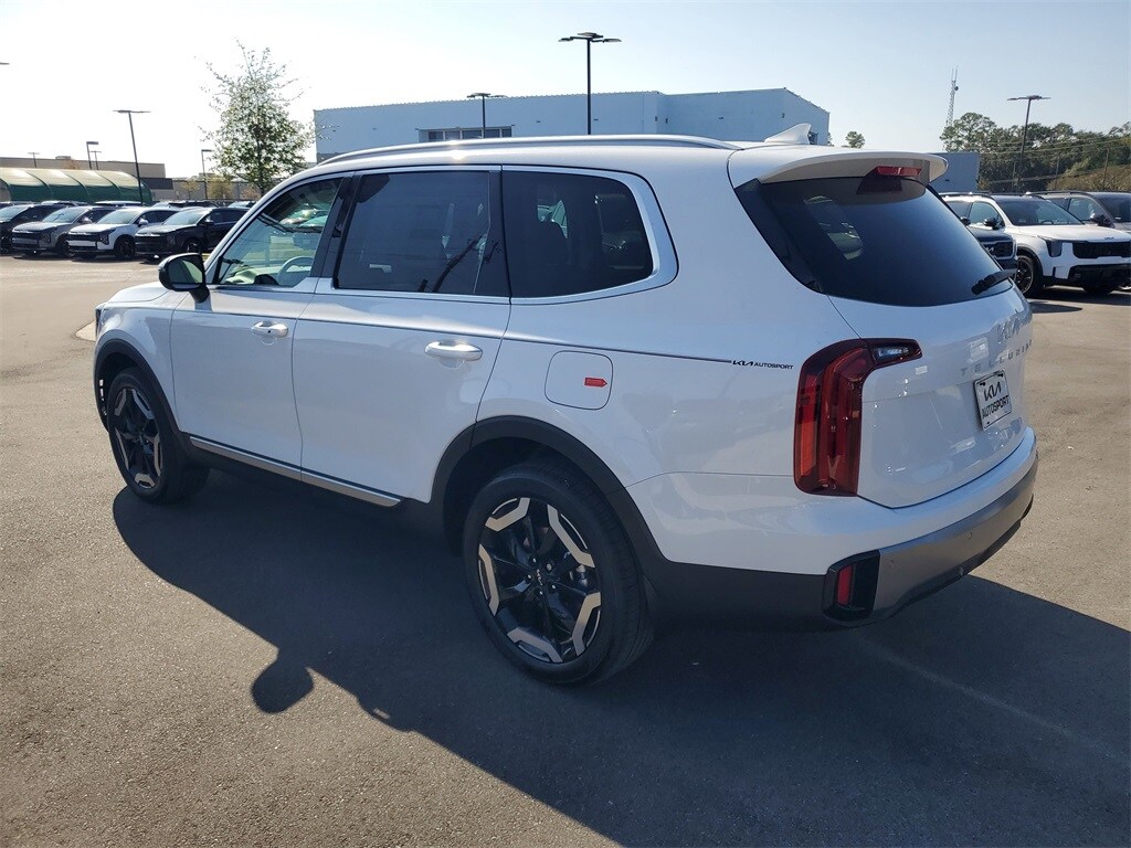 2025 Kia Telluride S photo 2