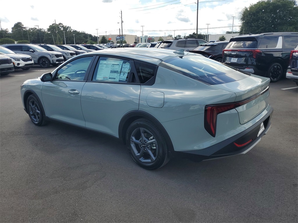 New 2025 Kia K4 LXS Sedan