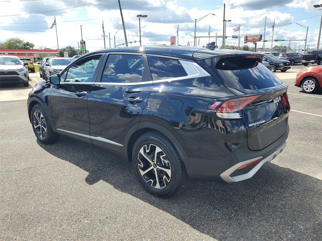 2023 Kia Sportage EX photo 3