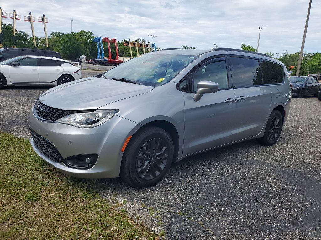 Used 2020 Chrysler Pacifica Launch Edition Minivan/Van