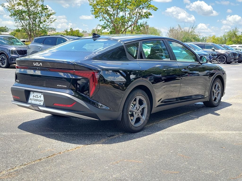 New 2026 Kia K4 LXS Sedan