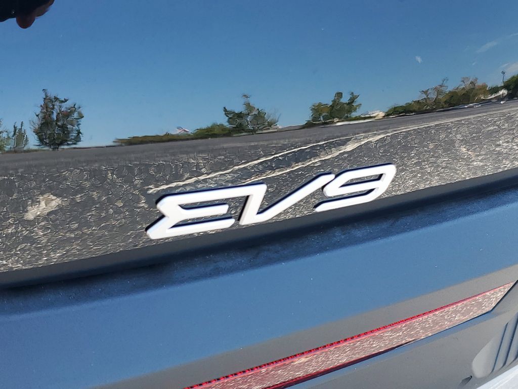 2026 Kia EV9 Light L/R - Photo 29