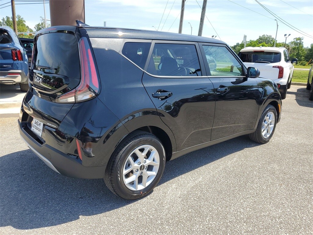2025 Kia Soul LX photo 4