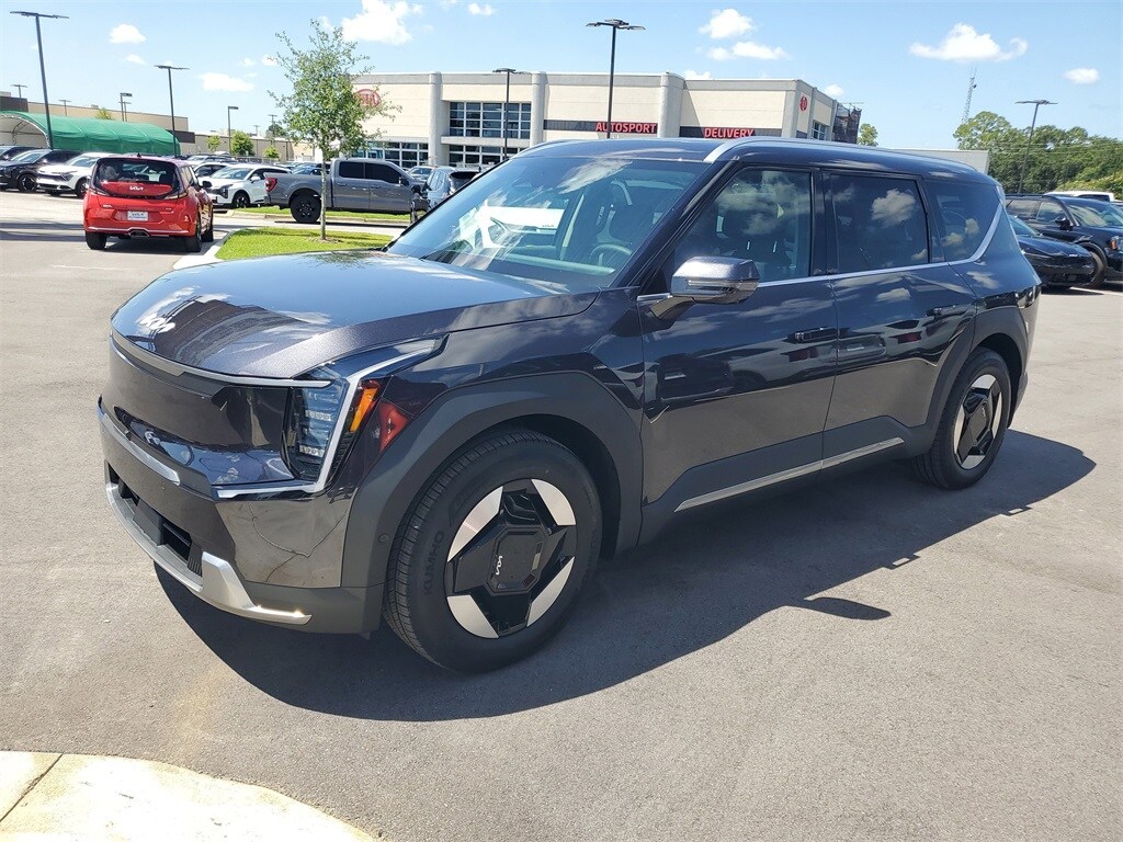 2026 Kia EV9 Wind photo 2