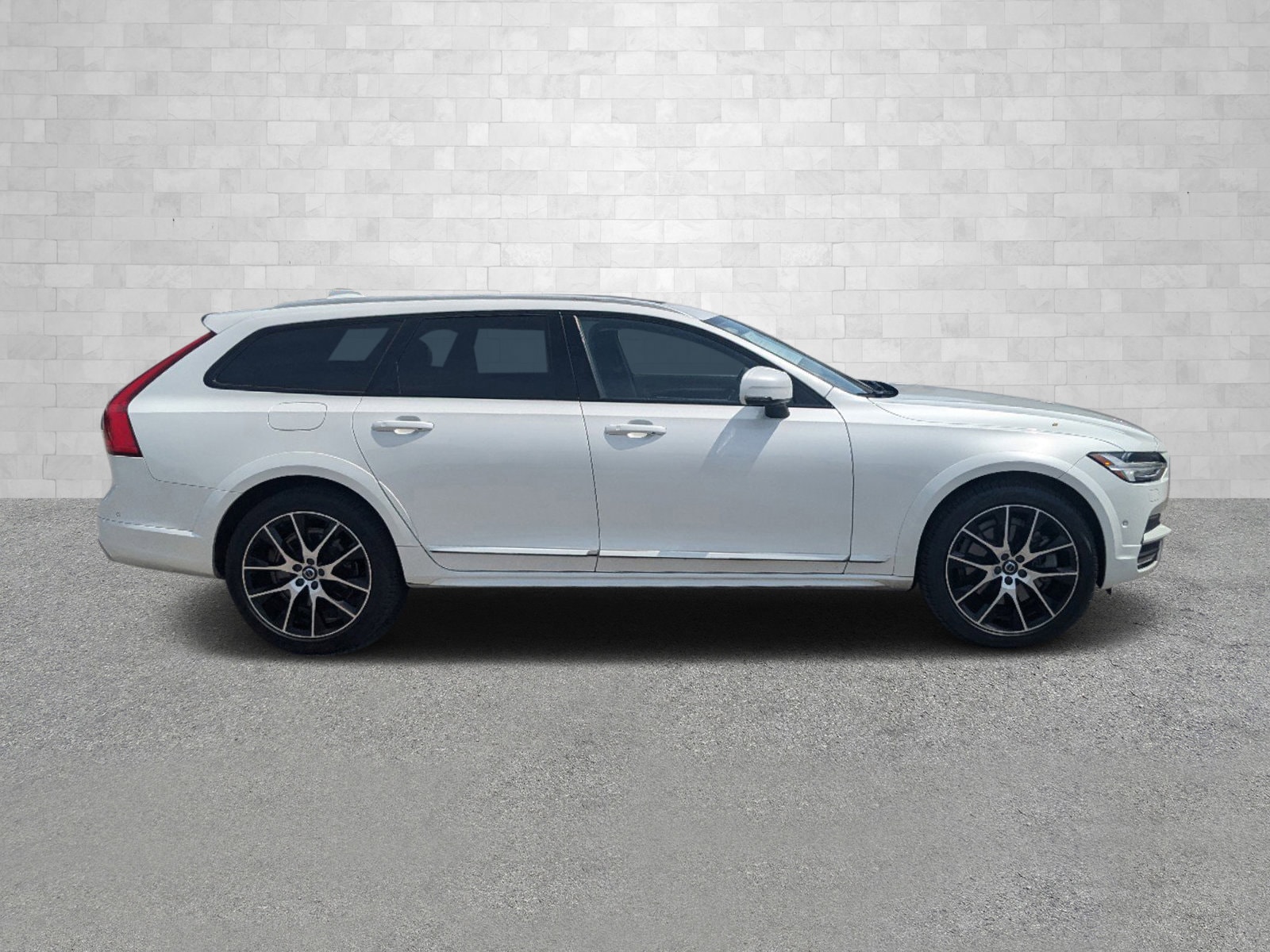 Used 2020 Volvo V90 Cross Country Base with VIN YV4A22NL5L1103584 for sale in Pensacola, FL