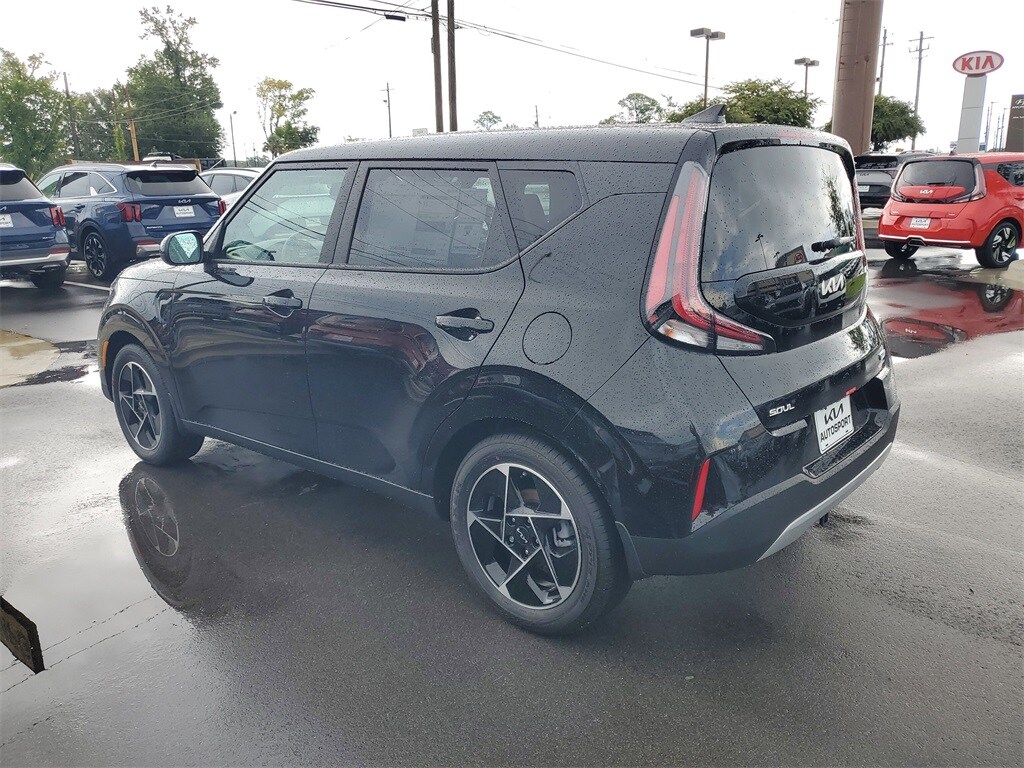 2025 Kia Soul EX photo 3