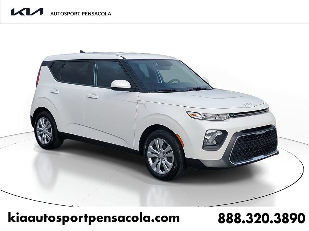 2022 Kia Soul LX's photo