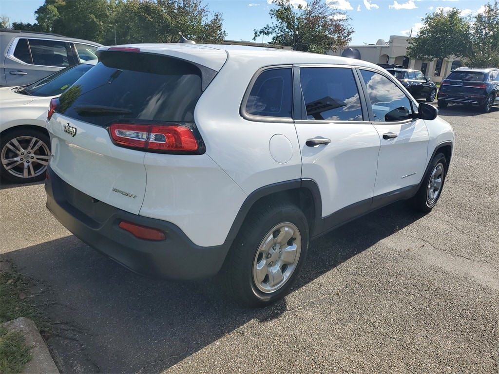 Used 2016 Jeep Cherokee Sport SUV