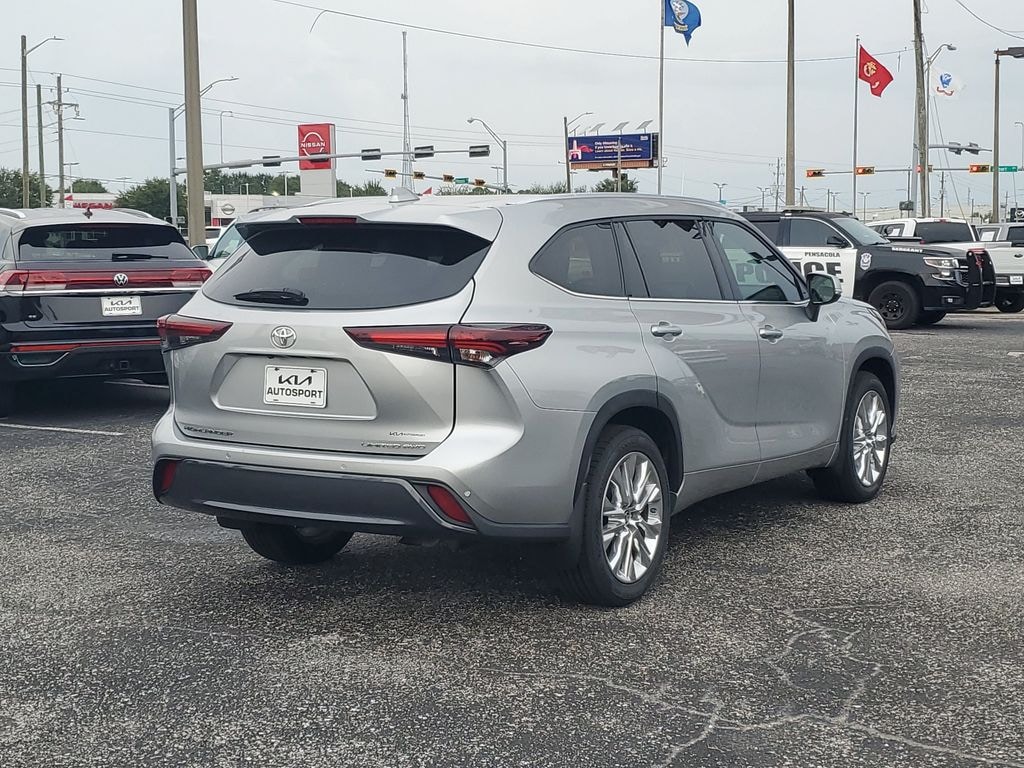 Used 2024 Toyota Highlander Limited SUV