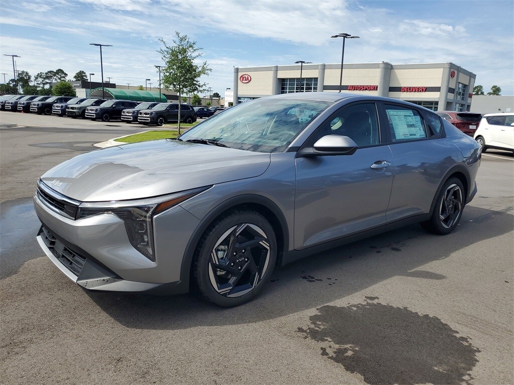 2025 Kia K4 EX photo 2