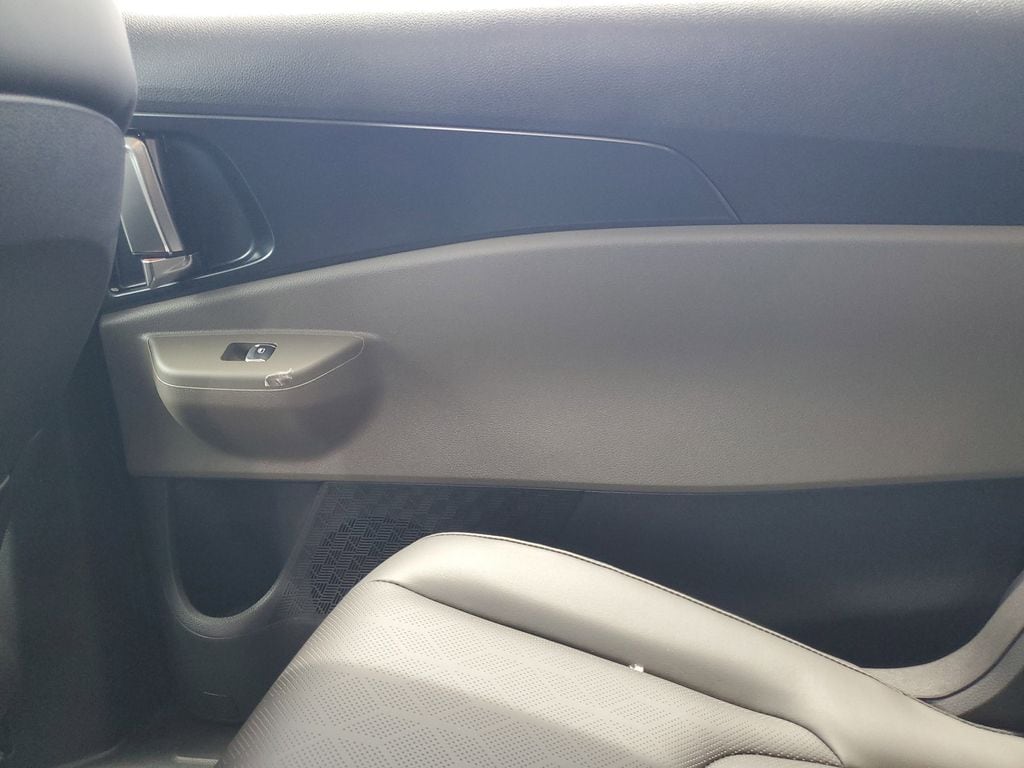 2026 Kia Carnival LXS - Photo 23