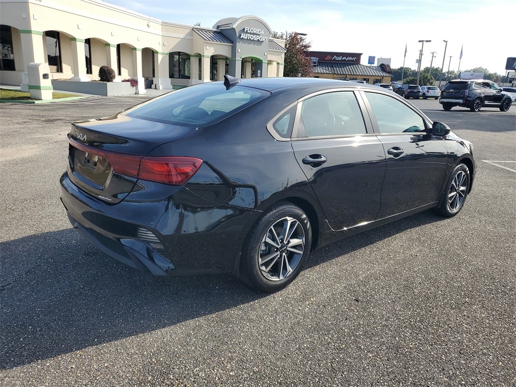 Used 2023 Kia Forte LXS Sedan