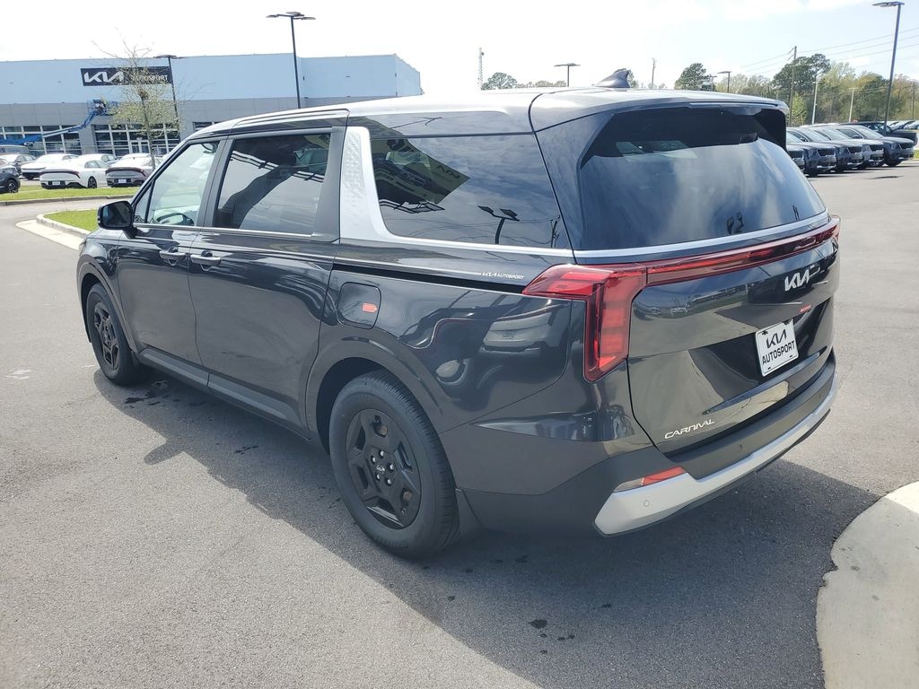 New 2026 Kia Carnival LX Minivan/Van