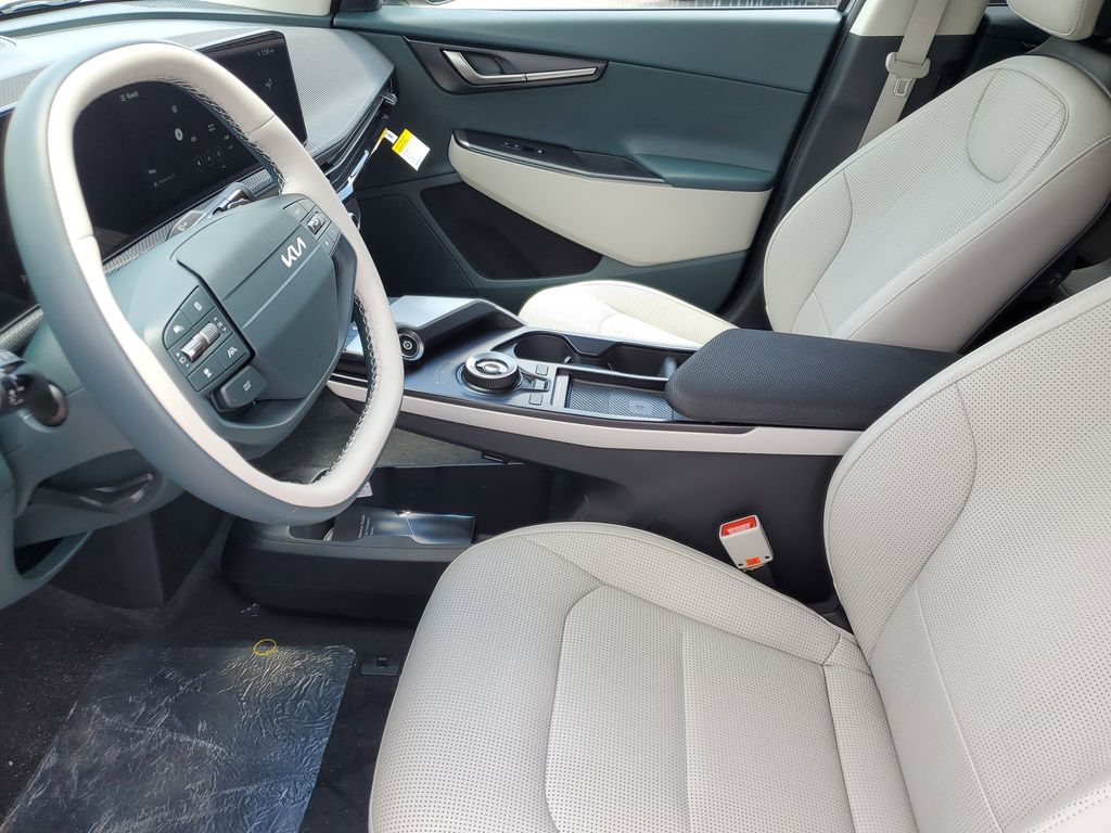 2025 Kia EV6 Wind - Photo 6