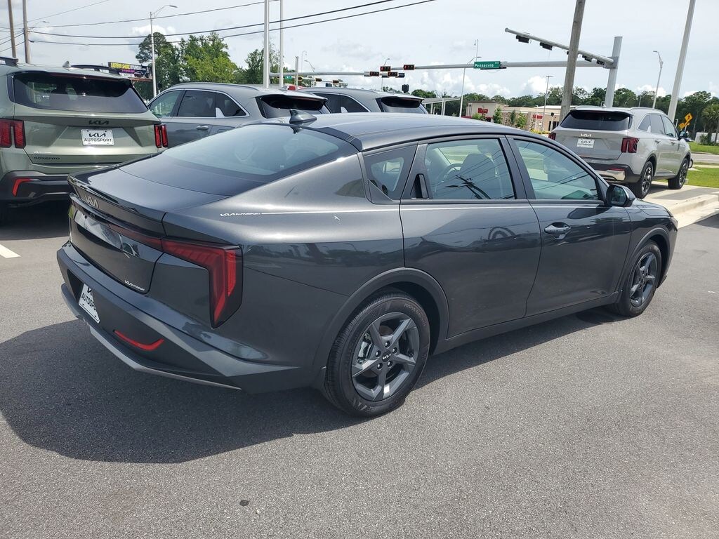 New 2026 Kia K4 LXS Sedan