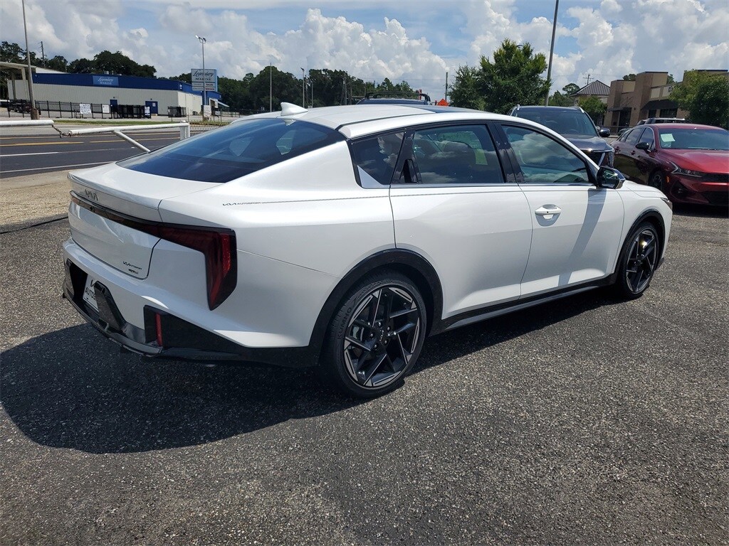2025 Kia K4 GT-Line photo 4