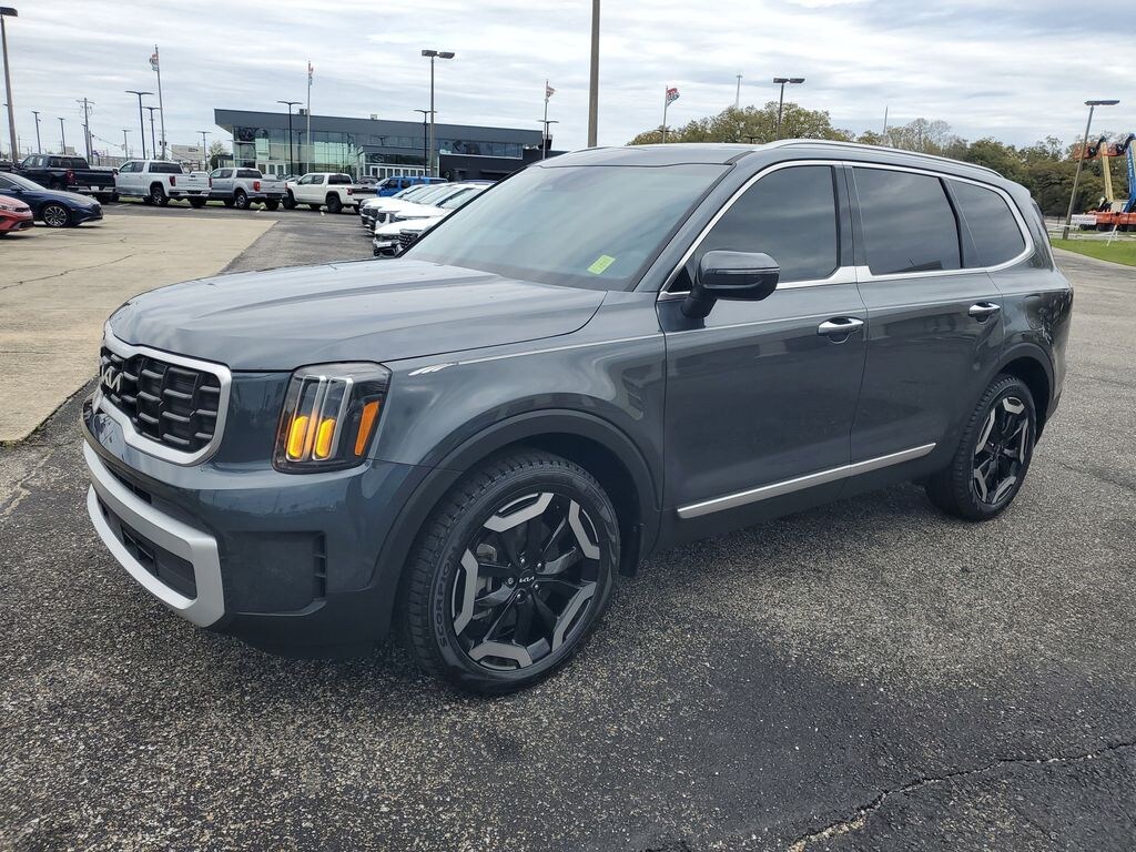 Used 2024 Kia Telluride S SUV