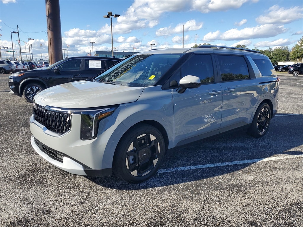 Used 2025 Kia Carnival EX Minivan/Van