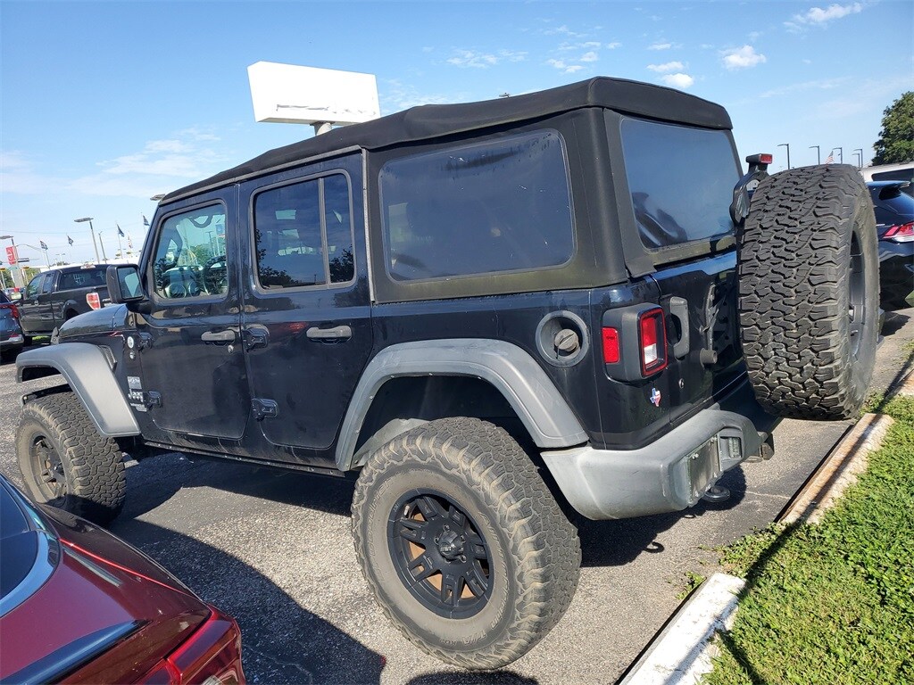 2018 Jeep Wrangler Unlimited Sport S photo 2