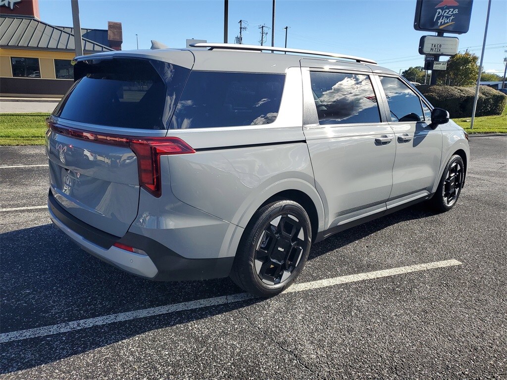 2025 Kia Carnival EX photo 4