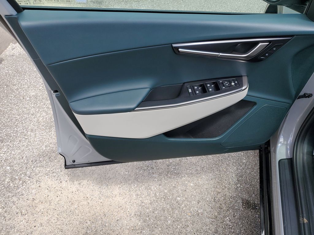 2025 Kia EV6 Wind - Photo 9