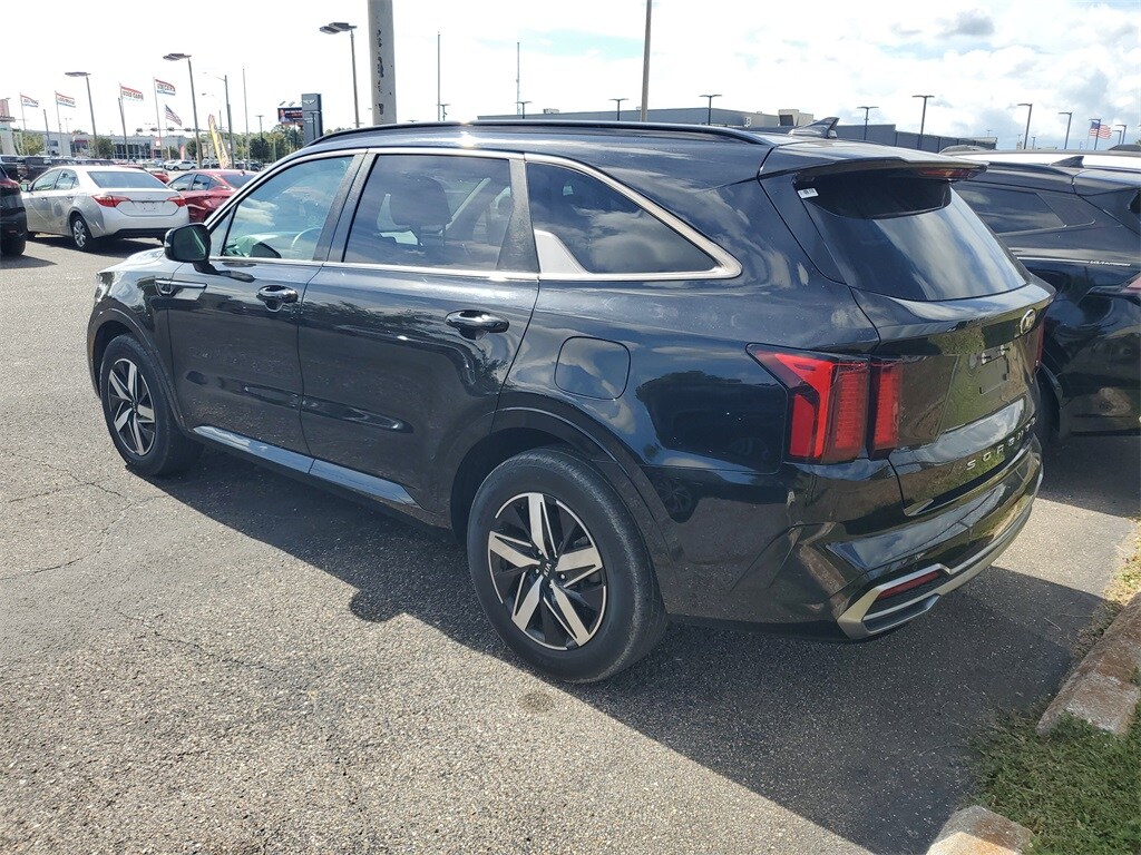 2021 Kia Sorento S photo 2