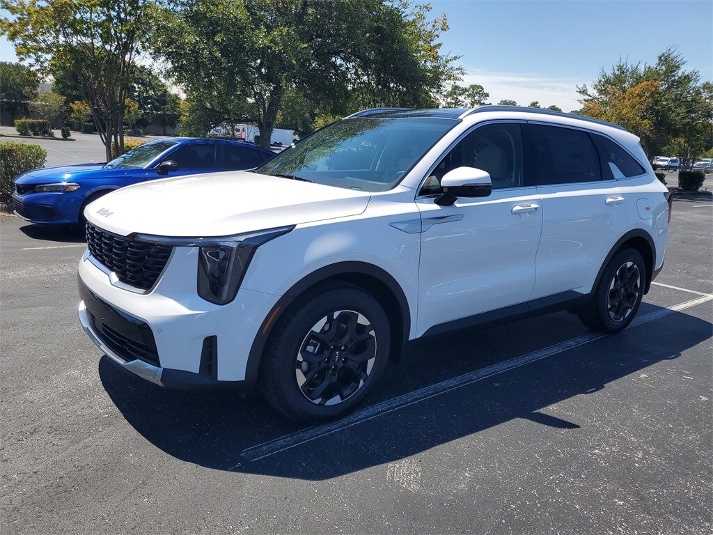 2026 Kia Sorento S photo 2
