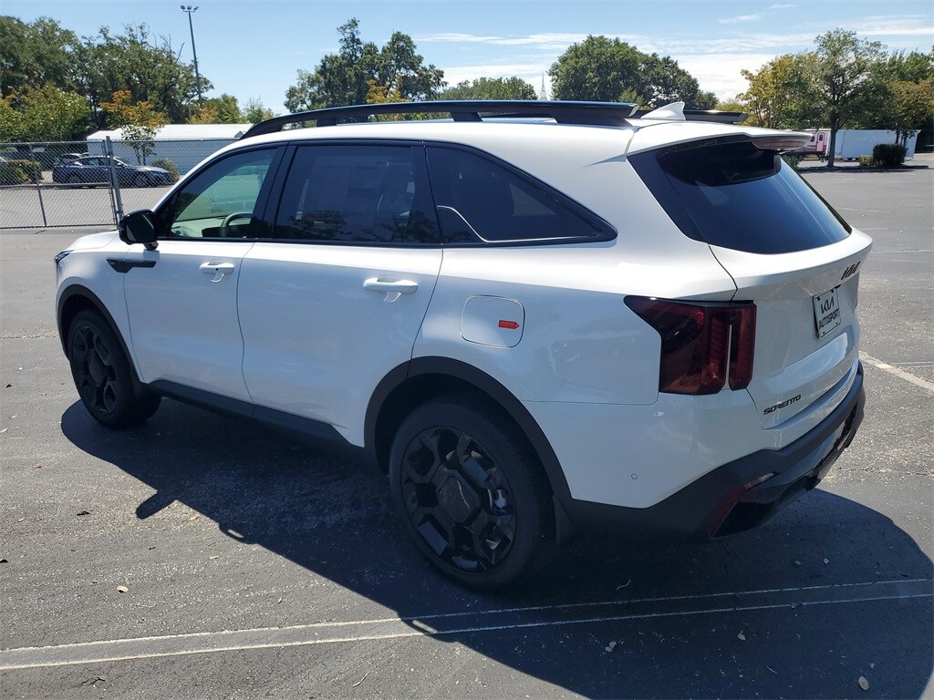 2026 Kia Sorento X-Line SX photo 3