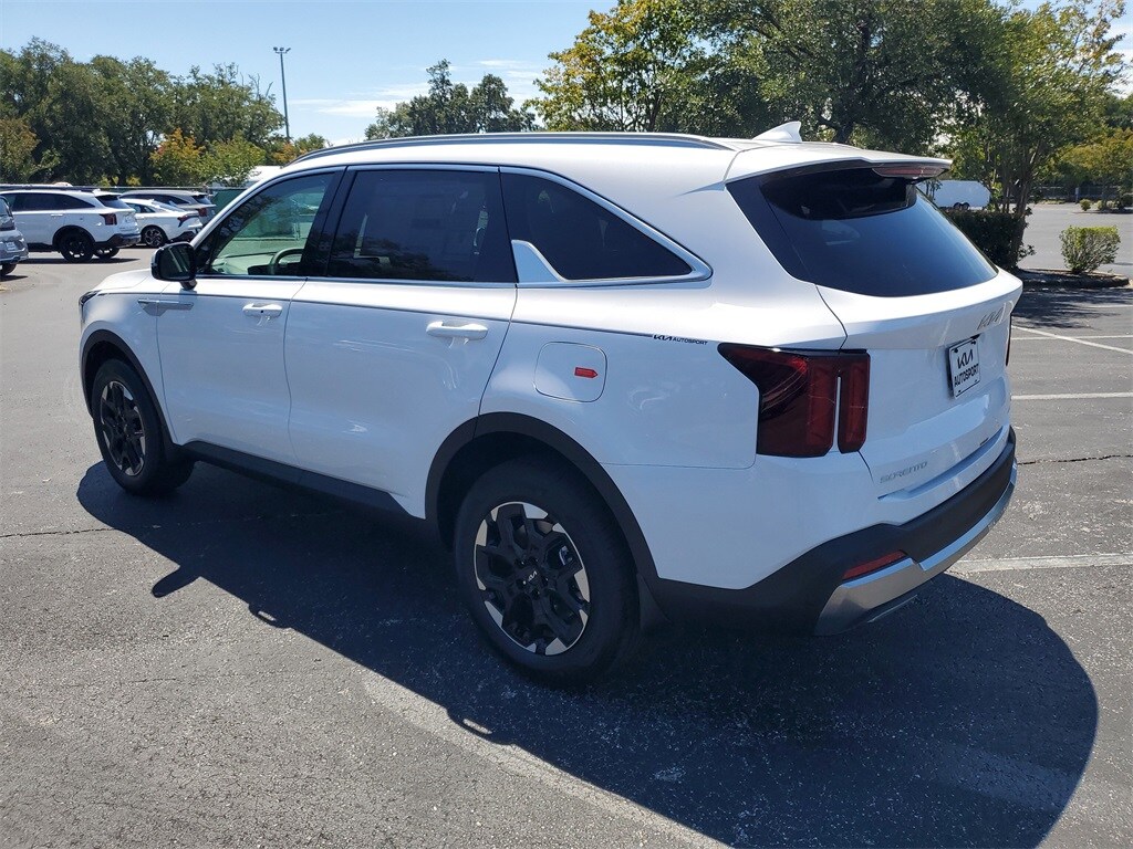 2026 Kia Sorento S photo 3