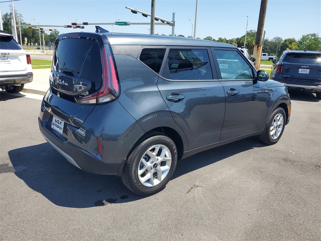 2025 Kia Soul S photo 2