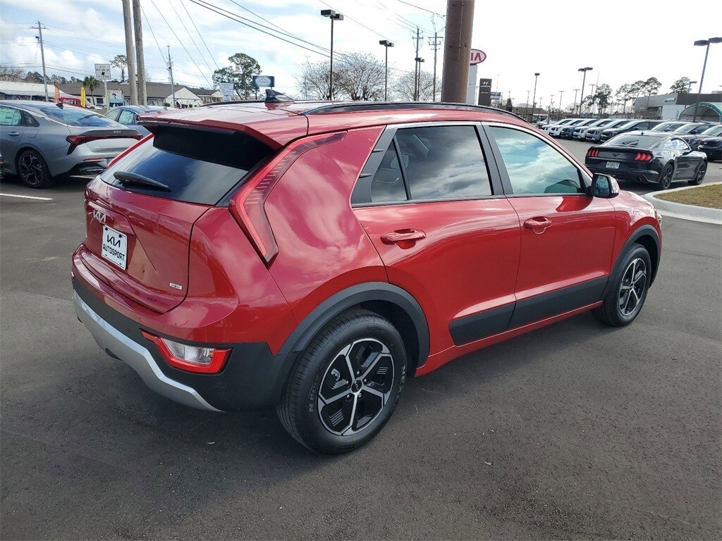 2025 Kia Niro EX photo 4