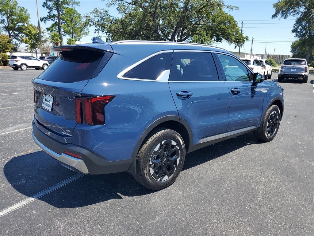 2026 Kia Sorento S photo 2