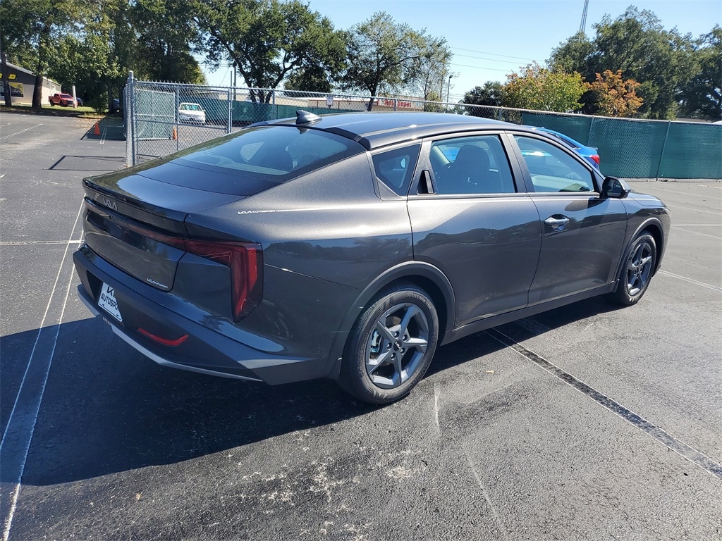 New 2025 Kia K4 LXS Sedan